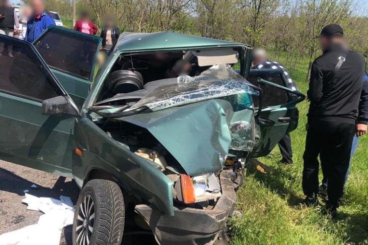 В результаті зіткнення двох авто на Одещині постраждали шестеро людей, серед них троє дітей